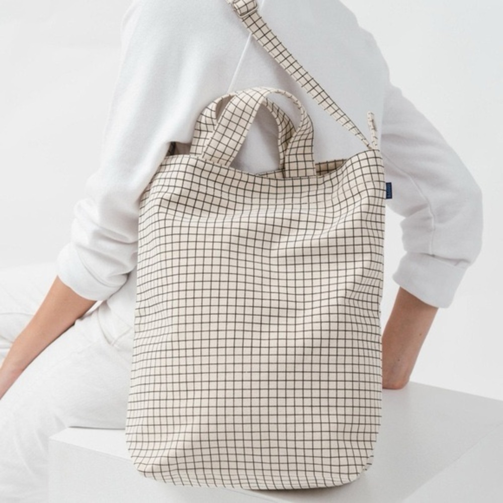 BAGGU Cream and Black Grid Tote